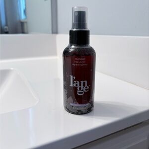 Lange Marula Oil Hydrating Mist in Black and Red